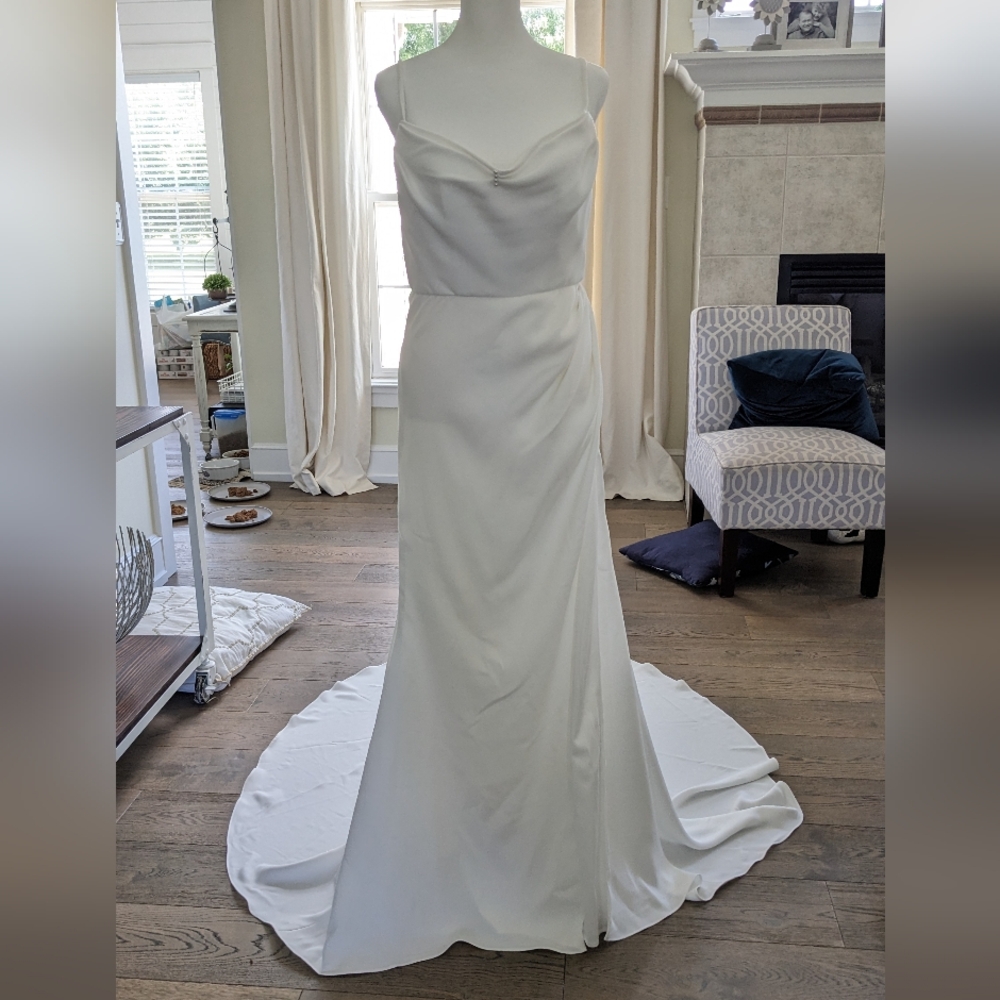 Elegant White Wedding Gown